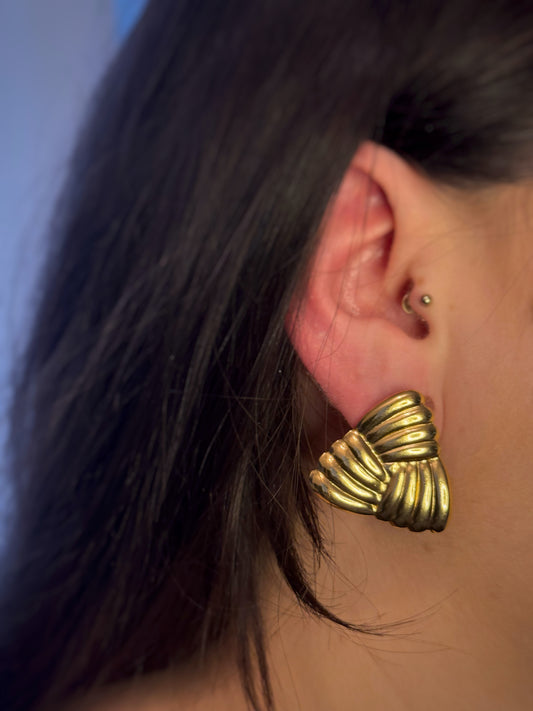 Gold Triangle Statement Earring | Gouden Driehoek Statement Oorbellen